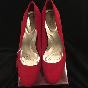 NIB red pumps size 13